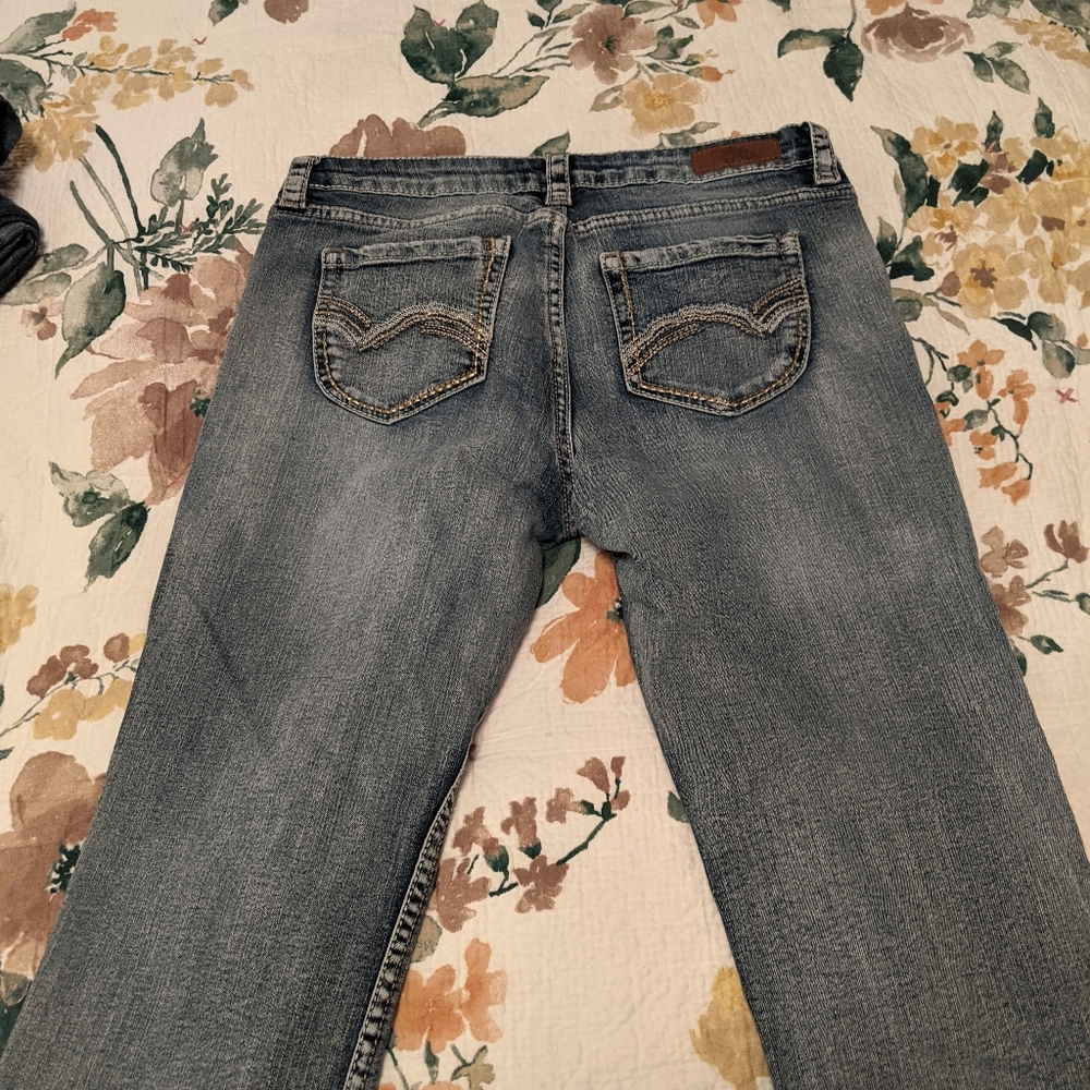 Jeans - Picture 2 of 3